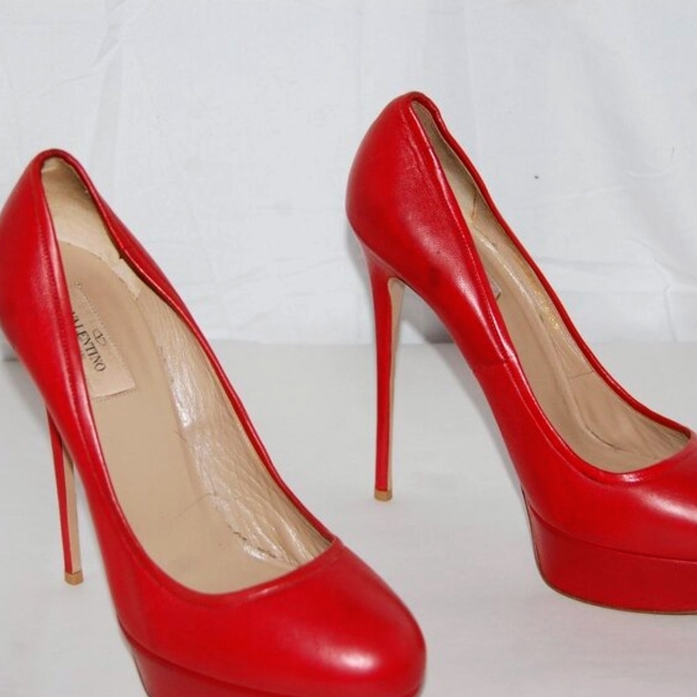 Valentino Garavani Women's Red Leather Platform Heels Pumps 40.5 EU/10 US Women